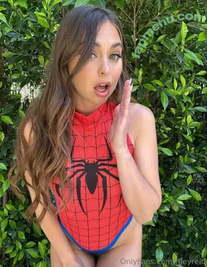Riley Reid / hellorileyreid / rileyreidx3 nude photo #0162
