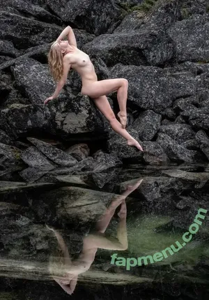  nude photo #0007
