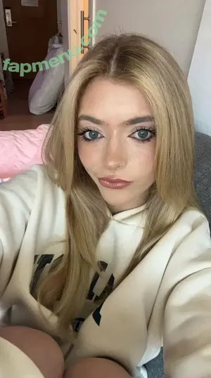 rileymaetwo / rileymae nude photo #0016