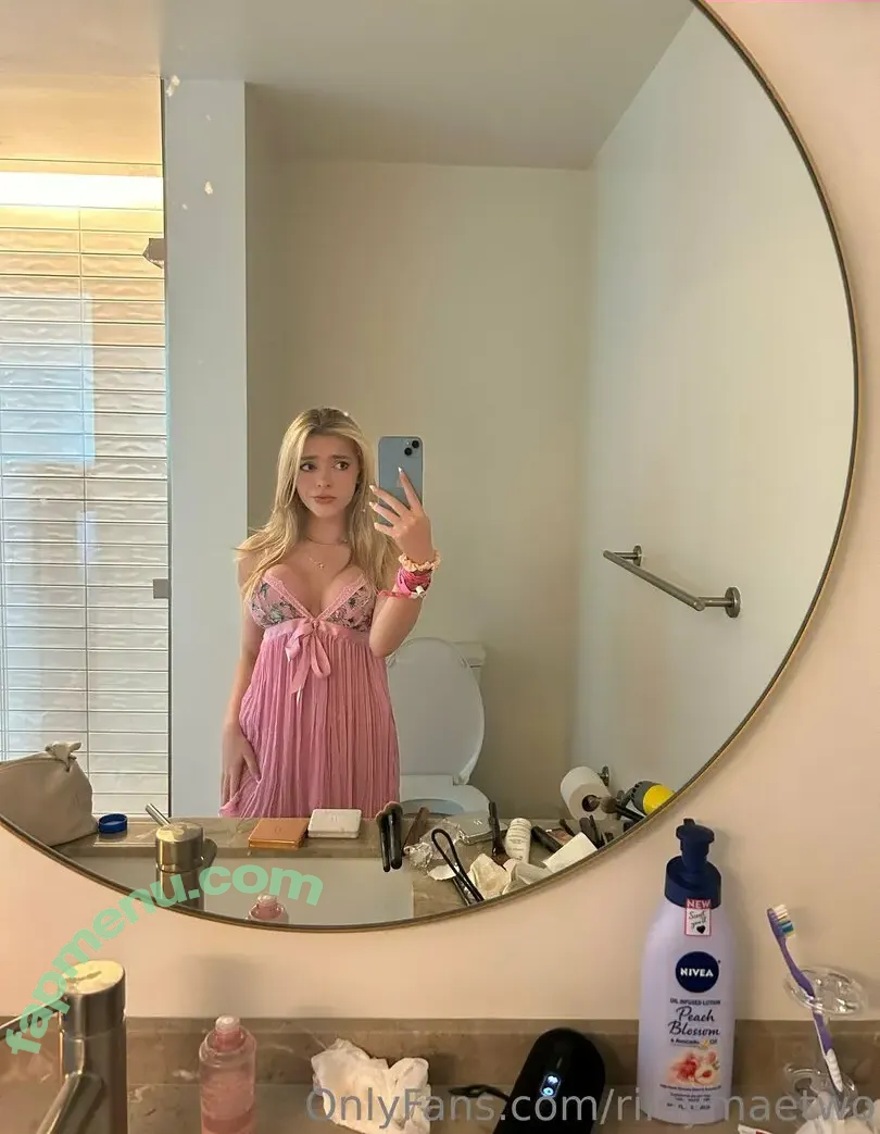 rileymaetwo nude photo #0010 (rileymae)