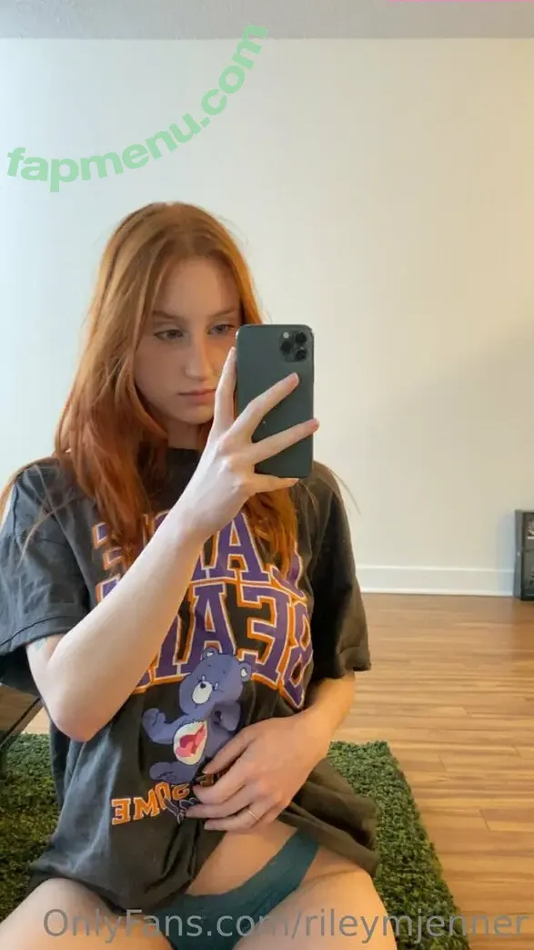 rileymjenner nude photo #0001 (rileymjenn)
