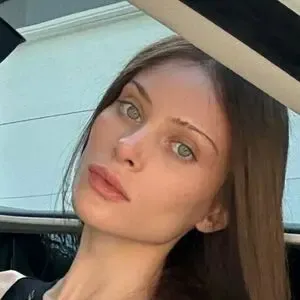 rileyreid / letrileylive nude photo #0005