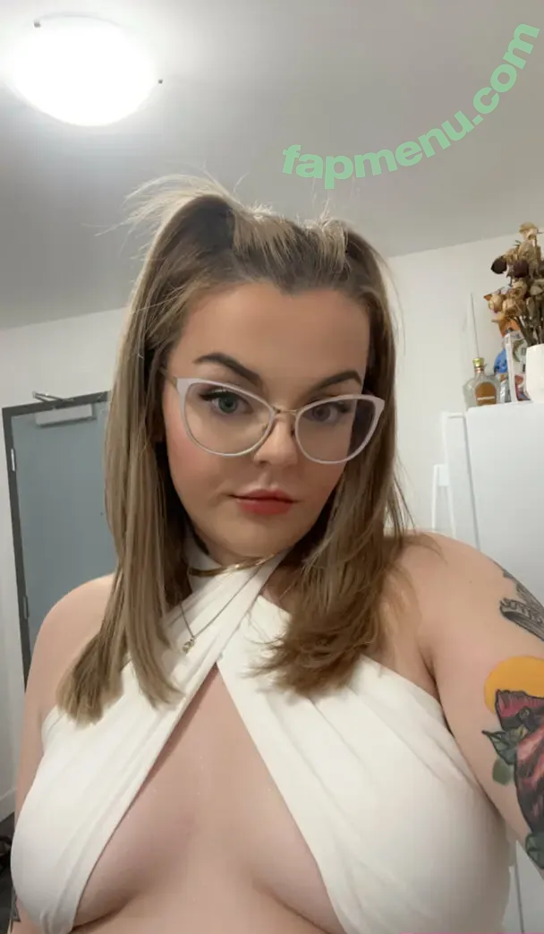 rileyross1616 nude photo #0002 (rileymd16)