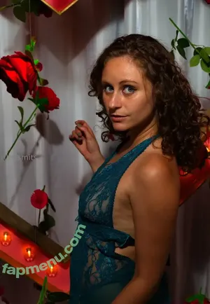rileysmits / rileycurlyballoongirl nude photo #0036