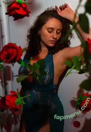 rileysmits / rileycurlyballoongirl nude photo #0038