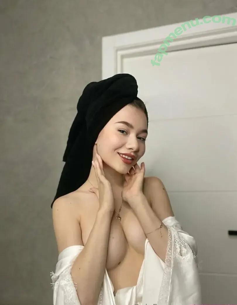 rileyswift nude photo #0250 (rileyswiftyy)