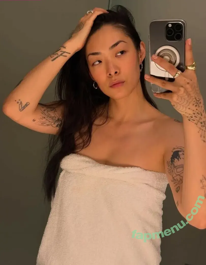 Rina Sawayama nude photo #0150 (rinasonline / soyjotaeme)