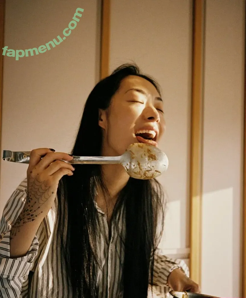 Rina Sawayama nude photo #0156 (rinasonline / soyjotaeme)