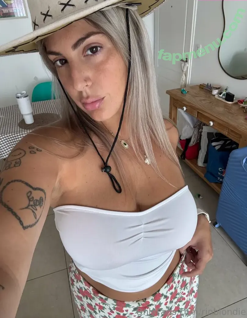 Rinblondie nude photo #0048 (renyblondie14)