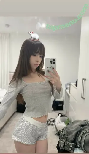 Rinuyi nude photo #0005