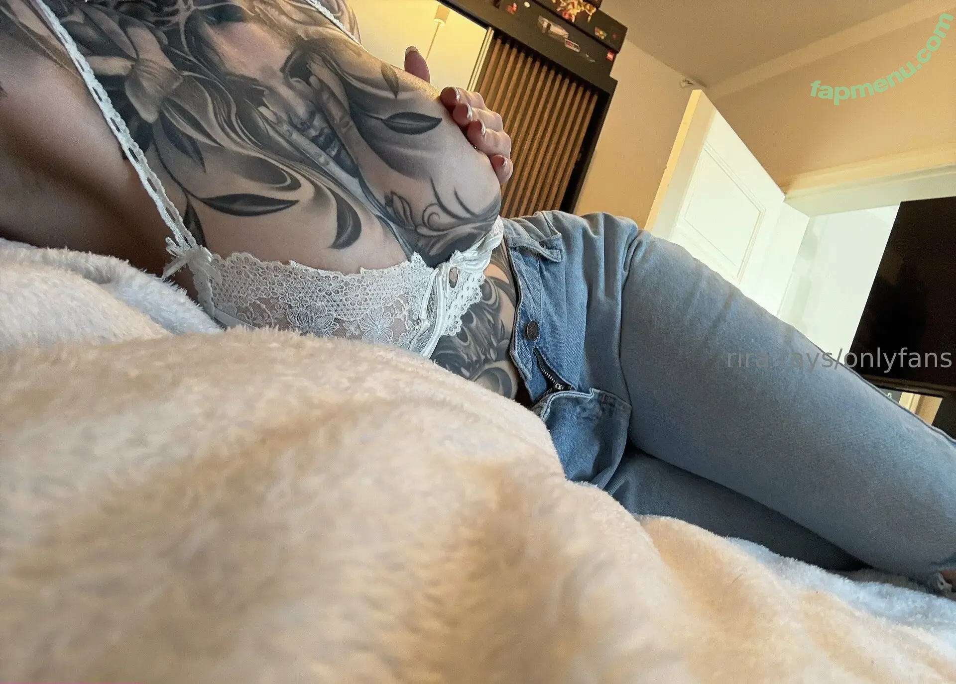 rira_rays nude photo #0049 (rira.rays)