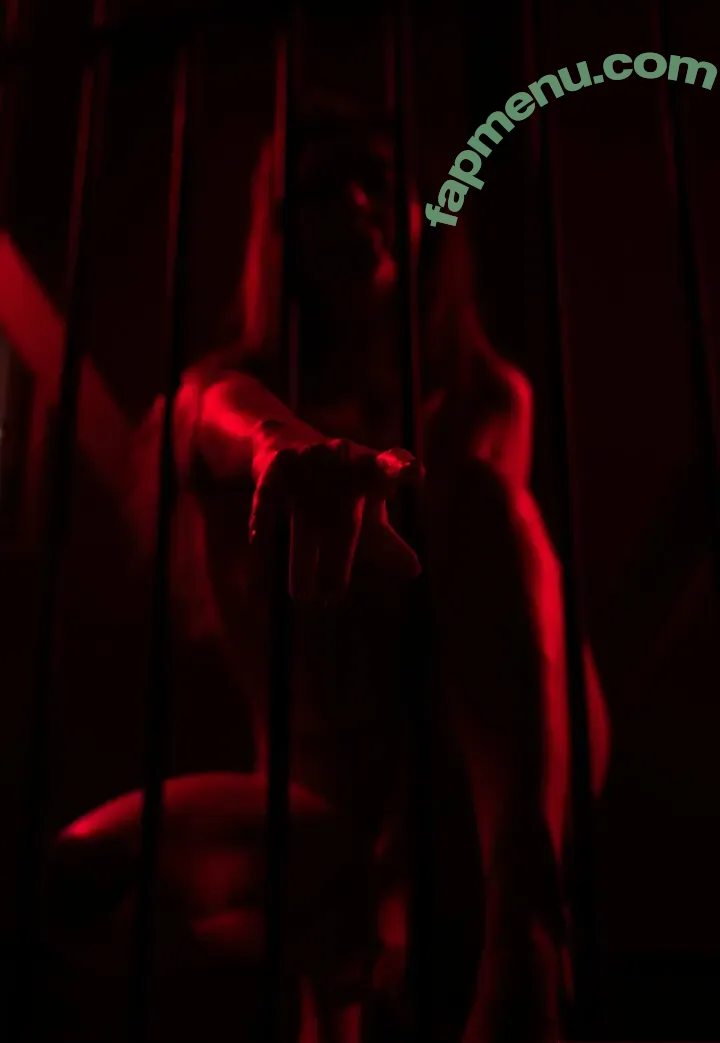 rise_against_me nude photo #0014 (rise_against_me)