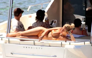 Rita Ora / ritaora / ritaoraeu nude photo #6736
