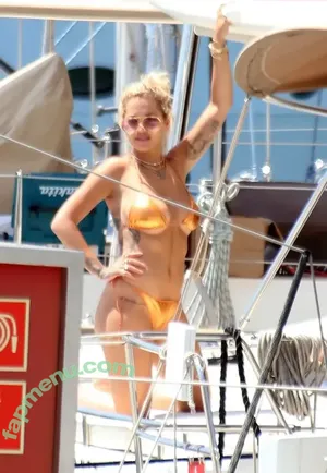 Rita Ora / ritaora / ritaoraeu nude photo #6742