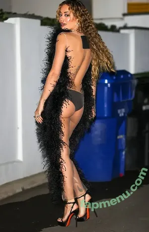 Rita Ora / ritaora / ritaoraeu nude photo #6750
