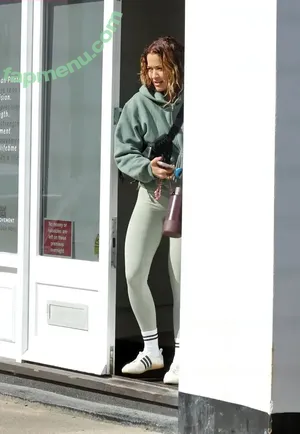 Rita Ora / ritaora / ritaoraeu nude photo #6922