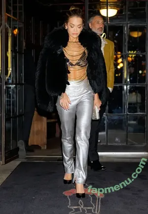 Rita Ora / ritaora / ritaoraeu nude photo #7078