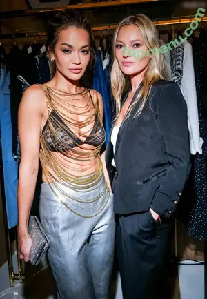 Rita Ora / ritaora / ritaoraeu nude photo #7084