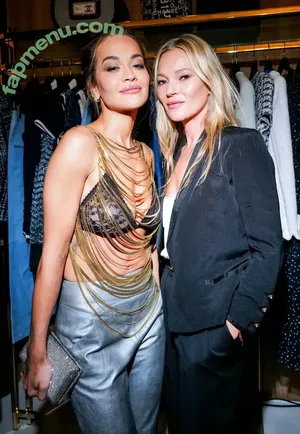 Rita Ora / ritaora / ritaoraeu nude photo #7092