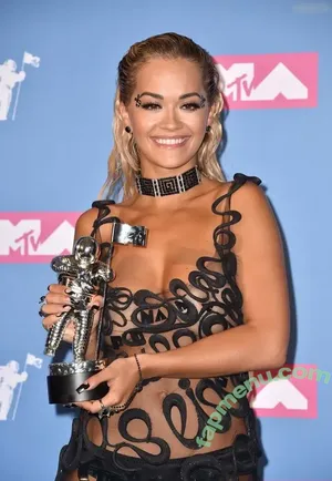Rita Ora / ritaora / ritaoraeu nude photo #7107