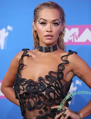 Rita Ora / ritaora / ritaoraeu nude photo #7109