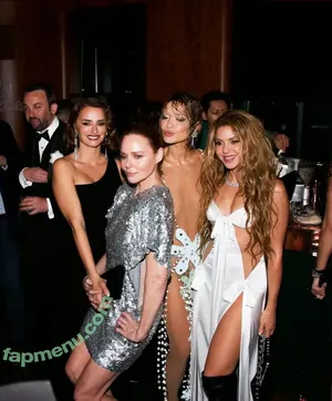 Rita Ora / ritaora / ritaoraeu nude photo #7119