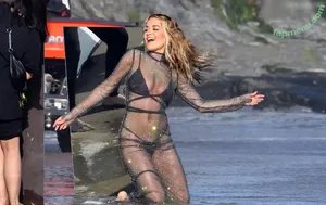 Rita Ora / ritaora / ritaoraeu nude photo #7139