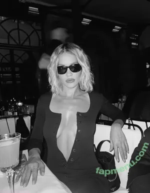 Rita Ora / ritaora / ritaoraeu nude photo #7737