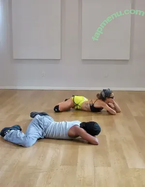 Rita Ora / ritaora / ritaoraeu nude photo #7790