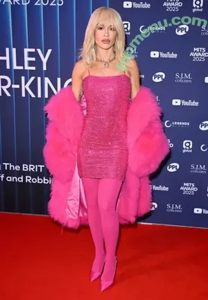 Rita Ora / RitaOra nude photo #7805