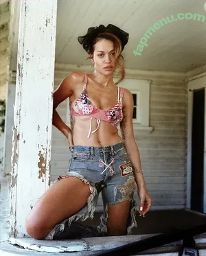 Rita Ora / ritaora / ritaoraeu nude photo #7829