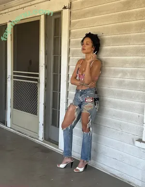 Rita Ora / ritaora / ritaoraeu nude photo #7840