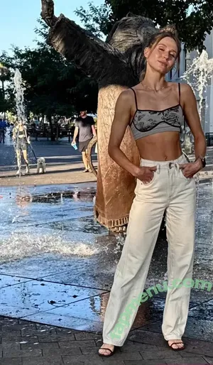 Rita Volk / itsmeritavolk nude photo #0119