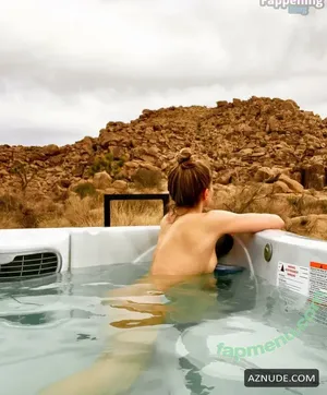 Rita Volk / itsmeritavolk nude photo #0159
