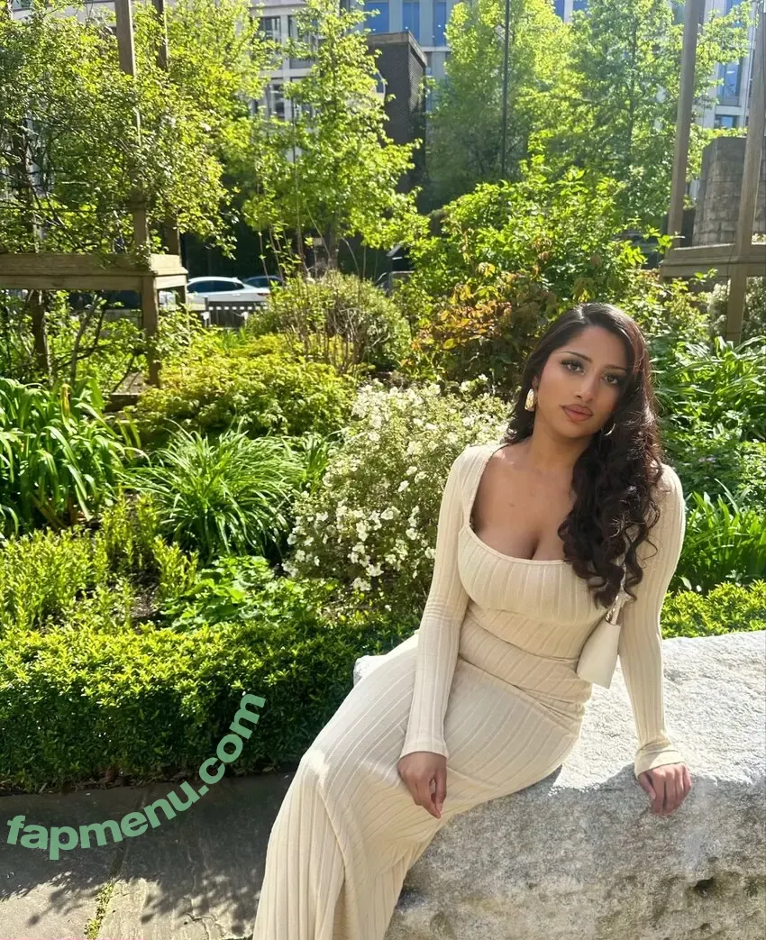 _riya.b nude photo #0059 (Riya B / riya.b_)