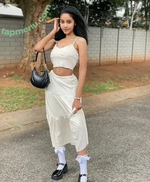 Rizyy__ / gloriaamandabrown nude photo #0015