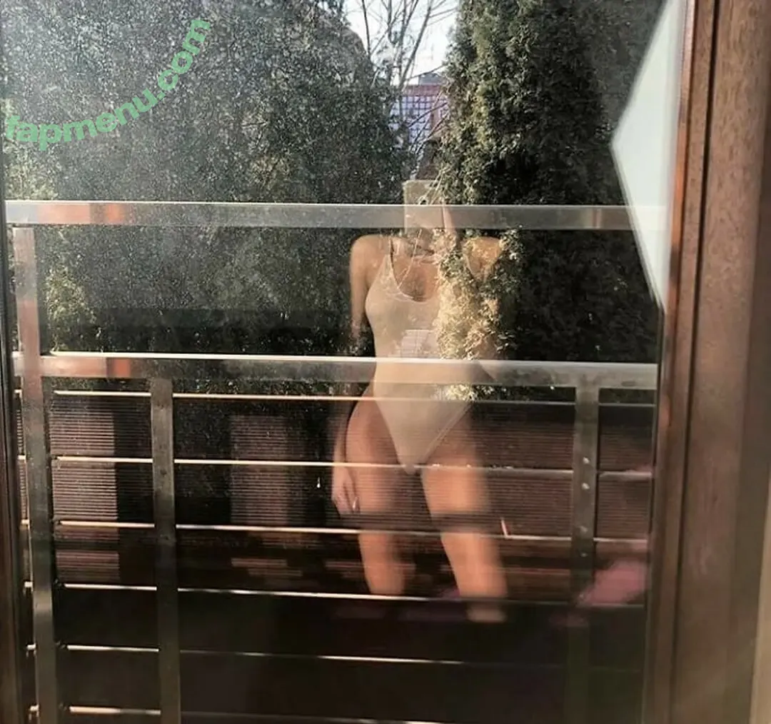 Rizyy__ nude photo #0001 (gloriaamandabrown)