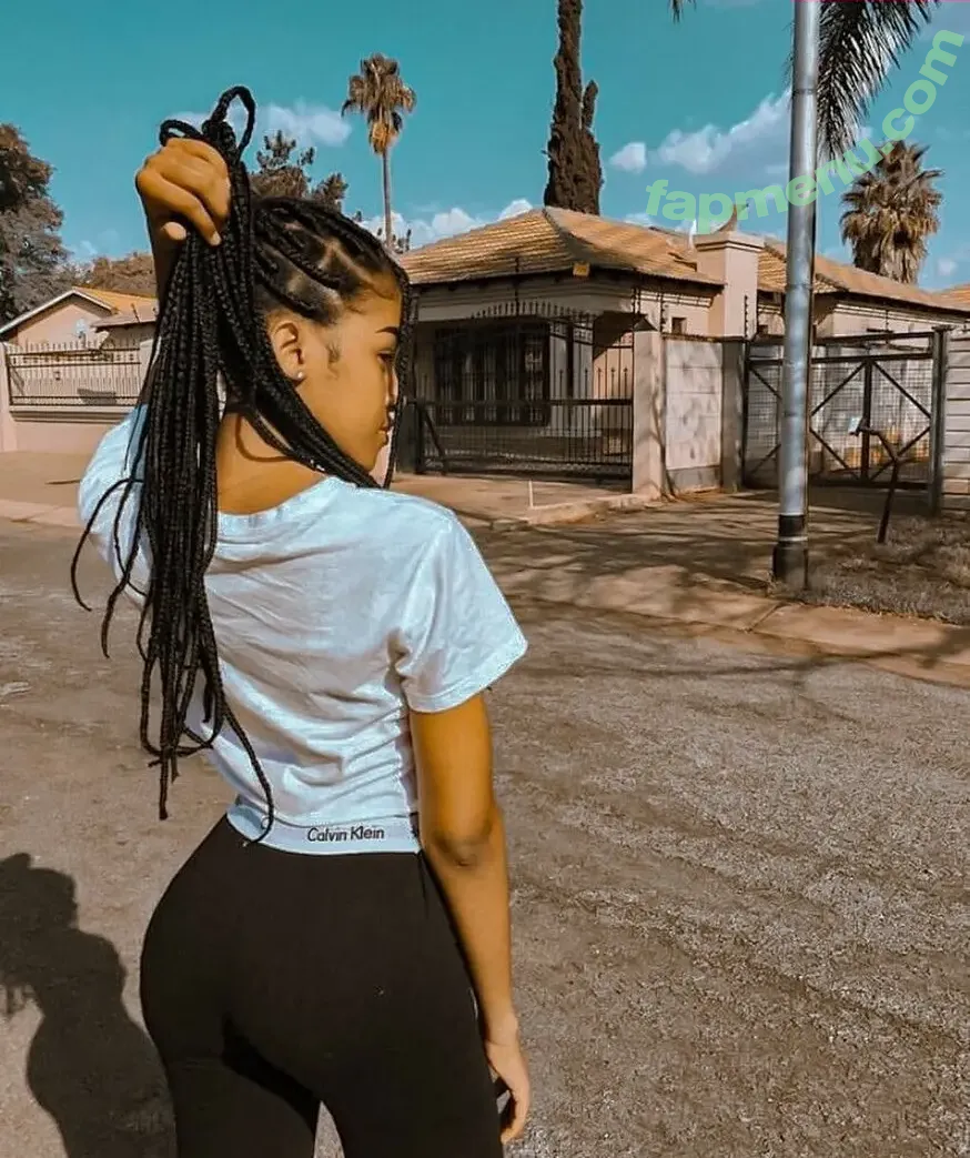 Rizyy__ nude photo #0004 (gloriaamandabrown)