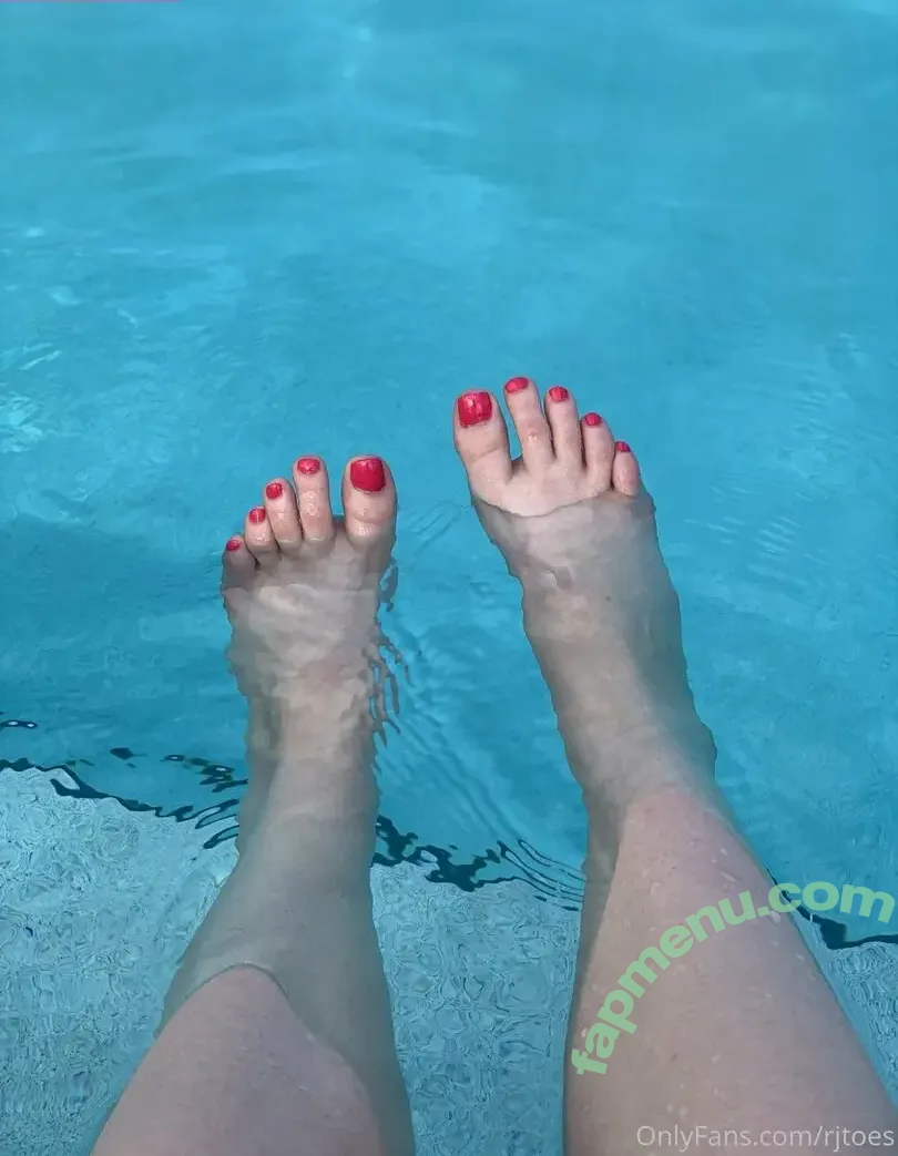 rjtoes nude photo #0004 (_tomrhodes)