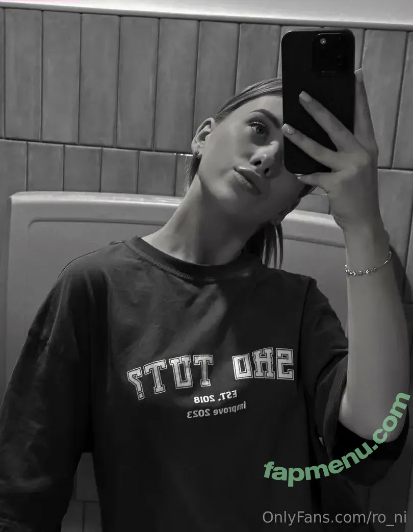 ro_ni nude photo #0111 (ro_ni)