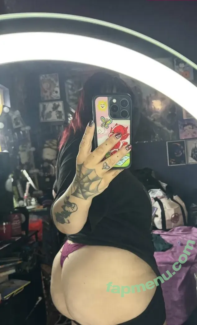 Roachiebby nude photo #0010 (Psychoscorpiox / Youwouldntknow_3)