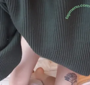 Robbi O’Connell / robbiocnl / slag4tomatosoup nude photo #0002