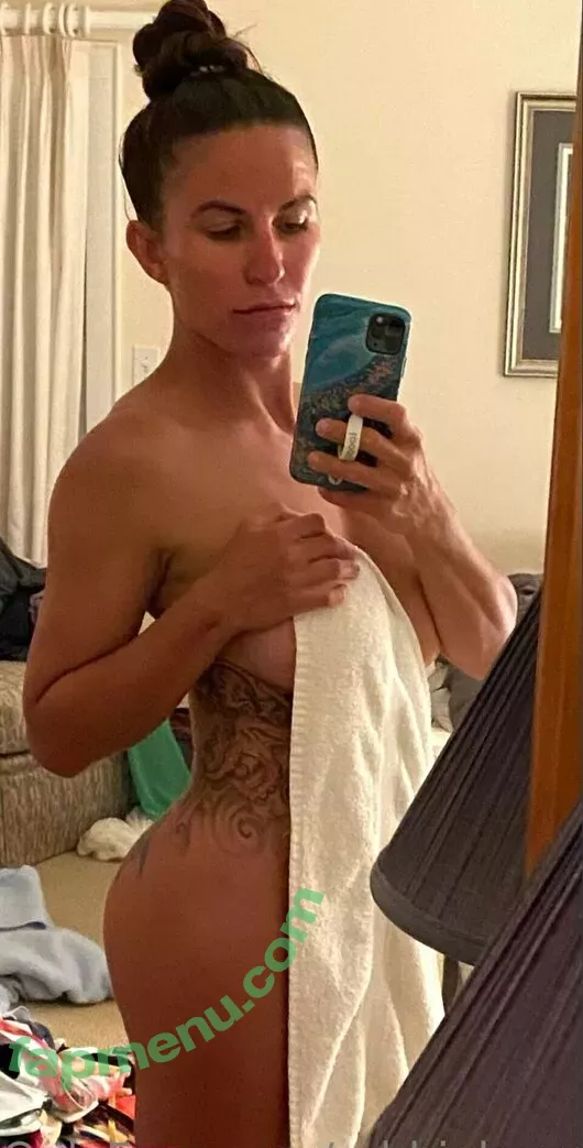 Robbie Welsh Hanna nude photo #0005 (iamrobbieee / robbiehanna)