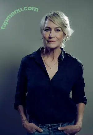 Robin Wright / RealRobinWright / robingwright nude photo #0128