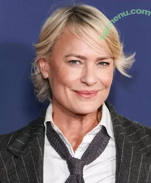 Robin Wright / RealRobinWright / robingwright nude photo #0131