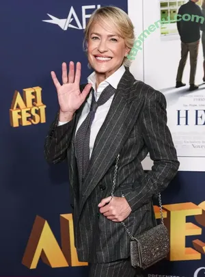 Robin Wright / RealRobinWright / robingwright nude photo #0132