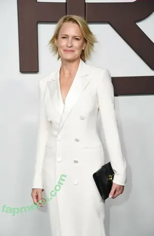 Robin Wright / RealRobinWright / robingwright nude photo #0140