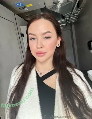 robinsonkyraa / kyraa.rx nude photo #0025