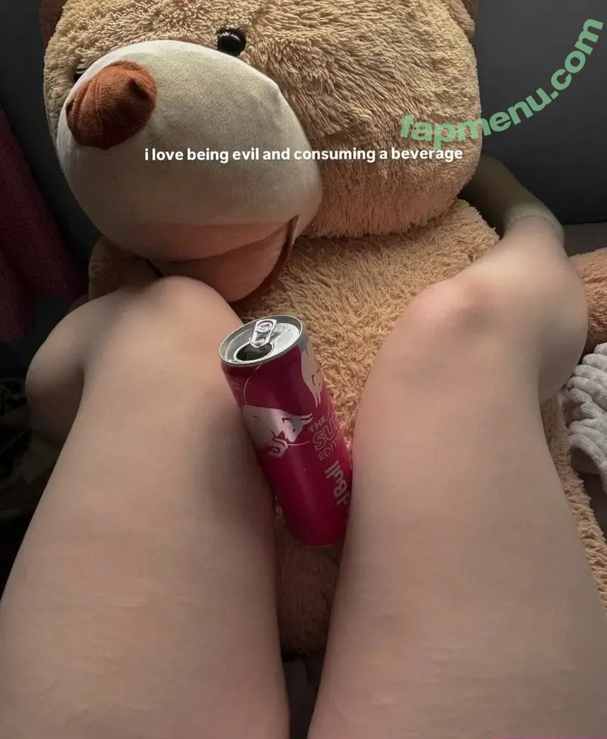 Robyn nude photo #0709 (robynsnotreal / rrr0byn / therealredrobyn)