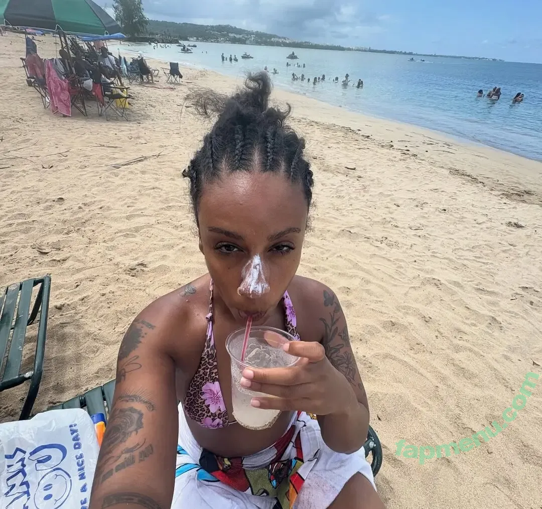 Rocio Marie nude photo #0003 (marielamh / rociomarie__)